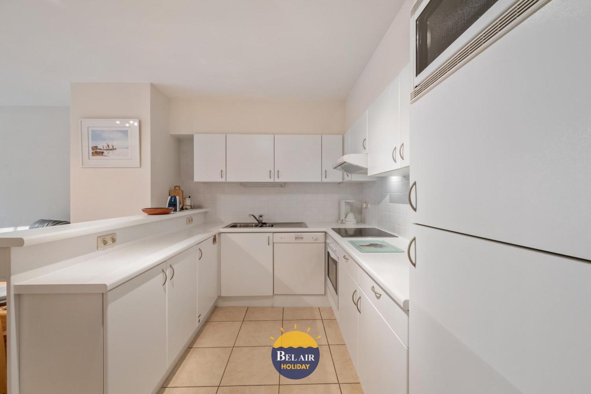 Zeezicht Xiii - Cozy 2-bedroom On The Belgian Coast With Spacious Sun Terrace And Pool T86 * Oostende